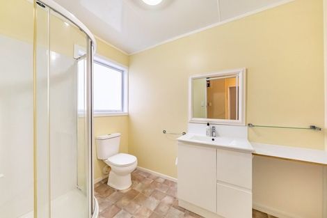 Photo of property in 2/24 Bell Street, Tawa, Wellington, 5028