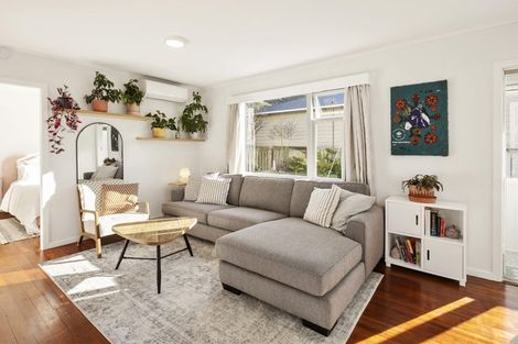 Photo of property in 139u7 Queens Drive, Lyall Bay, Wellington, 6022