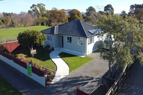 Photo of property in 74 Awamoa Road, Holmes Hill, Oamaru, 9401