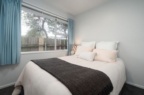 Photo of property in 2/176 Yaldhurst Road, Sockburn, Christchurch, 8042