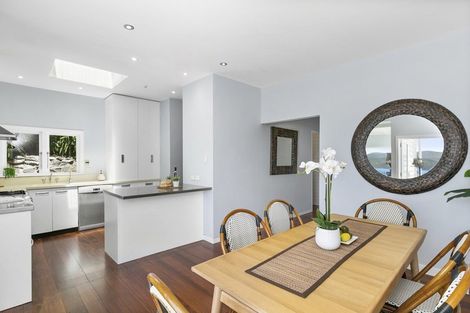 Photo of property in 114 Nevay Road, Karaka Bays, Wellington, 6022