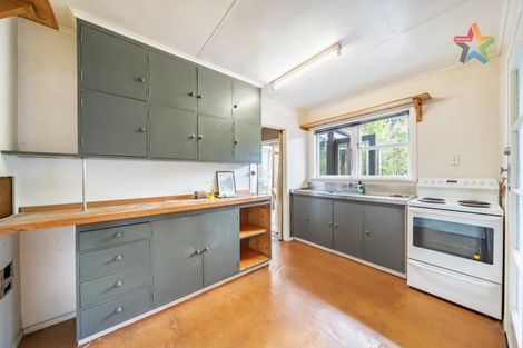 Photo of property in 64 Oakleigh Street, Maungaraki, Lower Hutt, 5010