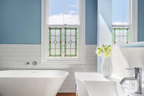 Photo of property in 18 Roslyn Terrace, Devonport, Auckland, 0624