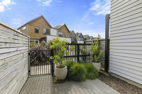 Photo of property in 5 Glen Evans Crescent, Fairfield, Lower Hutt, 5011
