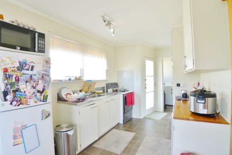 Photo of property in 5 Sunvue Road, Glen Eden, Auckland, 0602