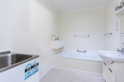 Photo of property in 48f2- Kowhai Avenue, Ebdentown, Upper Hutt, 5018