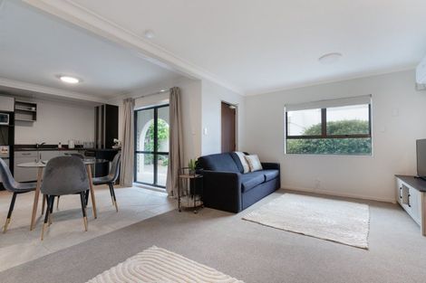 Photo of property in 30 Marine Parade, Mount Maunganui, 3116