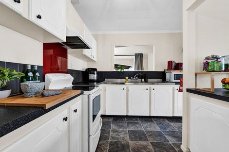 Photo of property in 15a Thames Street, Welbourn, New Plymouth, 4310