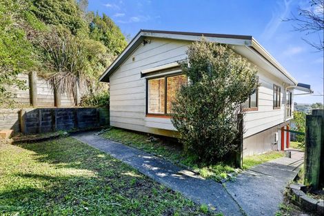 Photo of property in 31b Fitzpatrick Street, Newlands, Wellington, 6037