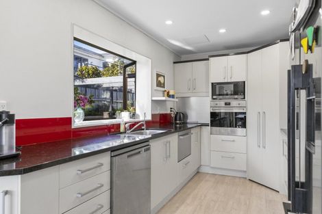 Photo of property in 83 Harvey Street, Waipahihi, Taupo, 3330