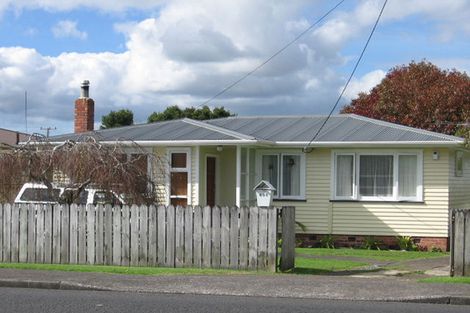 Photo of property in 693 Te Atatu Road, Te Atatu Peninsula, Auckland, 0610