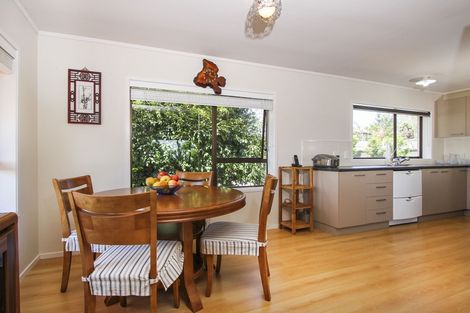 Photo of property in 2/107 Golf Road, New Lynn, Auckland, 0600
