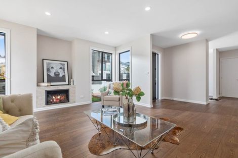 Photo of property in 3 May Potter Close, Oteha, Auckland, 0632