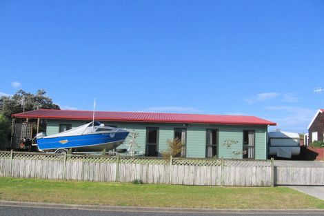 Photo of property in 300 Linton Crescent, Whangamata, 3620