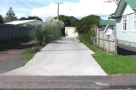Photo of property in 93 Gloria Avenue, Te Atatu Peninsula, Auckland, 0610