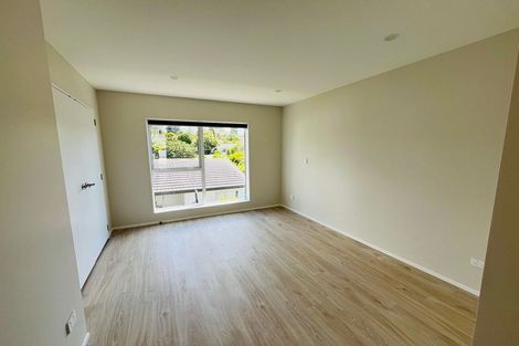 Photo of property in 28a Halberg Street, Glenfield, Auckland, 0629