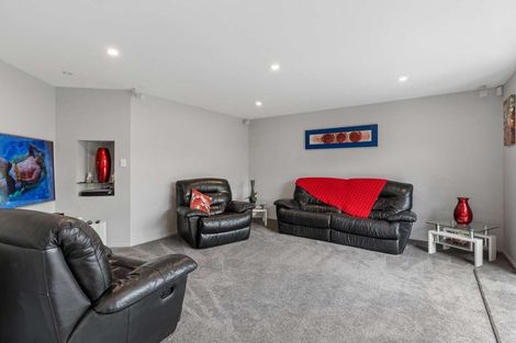 Photo of property in 15 Mataroa Place, Parklands, Christchurch, 8083
