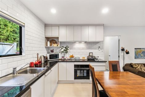 Photo of property in 2/19 Fernwood Grove, Bayview, Auckland, 0629