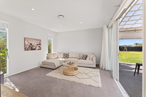 Photo of property in 10 Silver Peaks Drive, West Melton, 7618