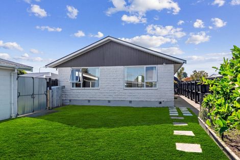 Photo of property in 167 Queenspark Drive, Parklands, Christchurch, 8083