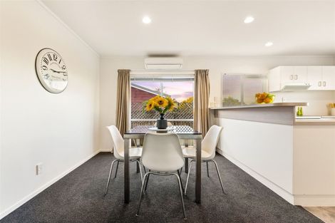 Photo of property in 2/86 Don Buck Road, Massey, Auckland, 0614