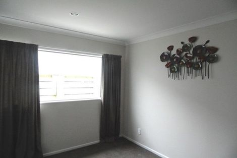 Photo of property in 12 Gennaker Lane, Whitby, Porirua, 5024
