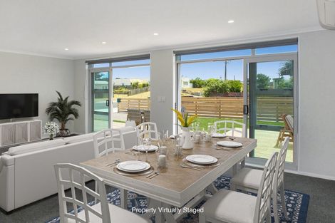 Photo of property in 29 Pratt Avenue, Foxton Beach, Foxton, 4815
