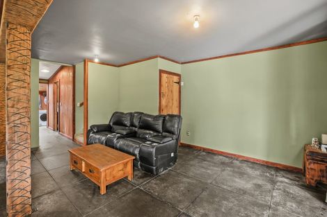 Photo of property in 50 Crown Hill Road, Paeroa, 3674