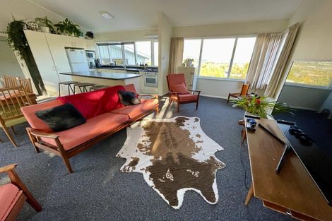 Photo of property in 19 Vista Crescent, Maoribank, Upper Hutt, 5018