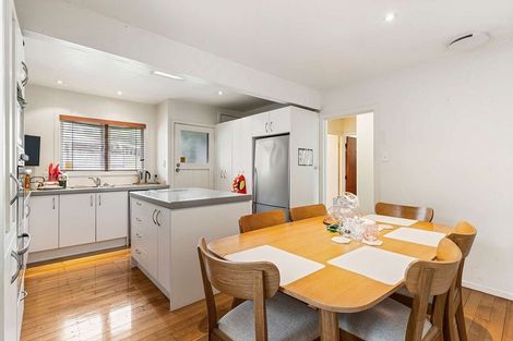 Photo of property in 47 Neil Avenue, Te Atatu Peninsula, Auckland, 0610