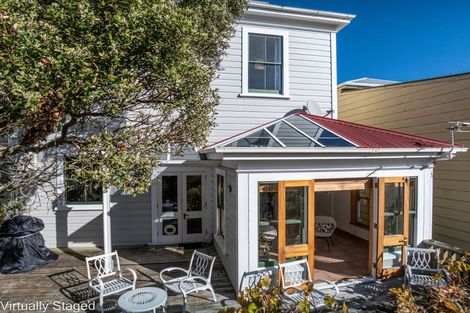 Photo of property in 4 North Terrace, Kelburn, Wellington, 6012