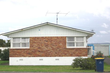 Photo of property in 126 Te Atatu Road, Te Atatu South, Auckland, 0610