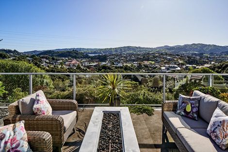 Photo of property in 10 Madeira Close, Whitby, Porirua, 5024