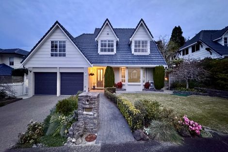 Photo of property in 19 Ravenstone Place, Chatswood, Auckland, 0626