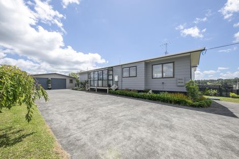 Photo of property in 105 Kaipara Portage Road, Riverhead, 0820