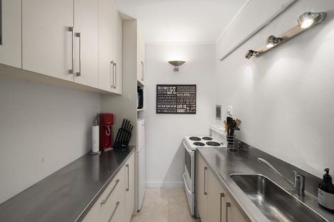 Photo of property in Hobson Court Flats, 56/70u Hobson Street, Thorndon, Wellington, 6011