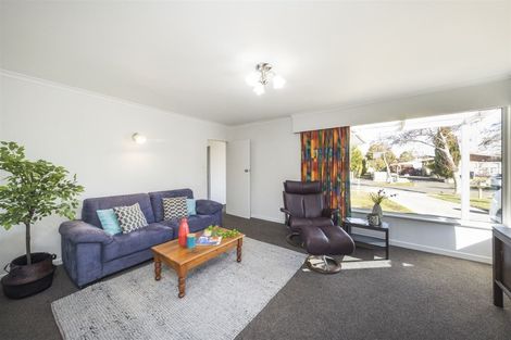 Photo of property in 35 Abraham Crescent, Milson, Palmerston North, 4414