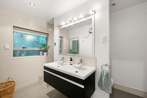 Photo of property in 17 Beerescourt Road, Beerescourt, Hamilton, 3200