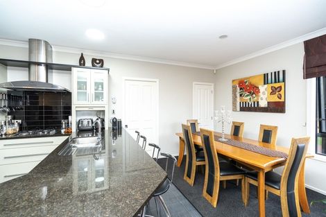 Photo of property in 7 Gibbston Close, Huntington, Hamilton, 3210