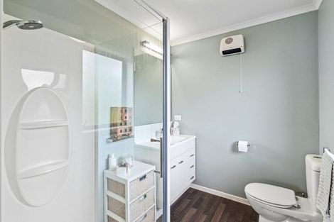 Photo of property in 6 Matuhi Street, Waikanae, 5036