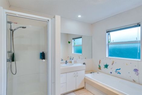 Photo of property in 44 Pukekura Place, Taradale, Napier, 4112