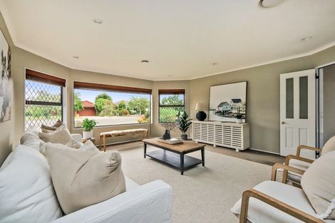 Photo of property in 13 Knightsbridge Place, Taradale, Napier, 4112