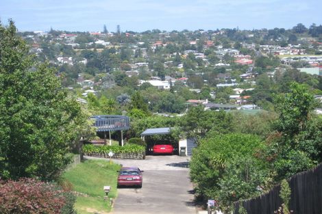 Photo of property in 11 Gillan Place, Bayview, Auckland, 0629