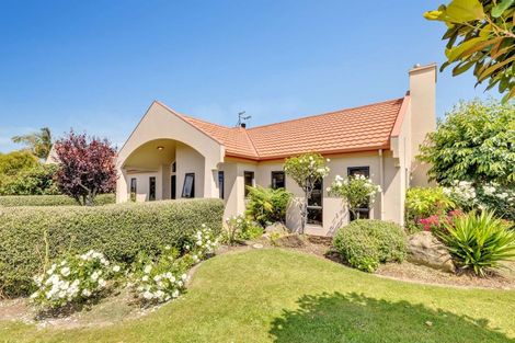 Photo of property in 44 Easton Way, Levin, 5510