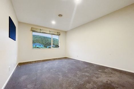 Photo of property in 18 Myers Grove, Churton Park, Wellington, 6037