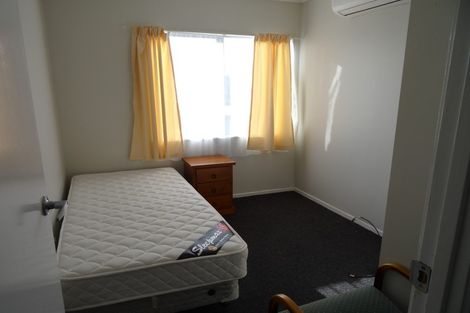 Photo of property in 19 Faram Place, Massey, Auckland, 0614