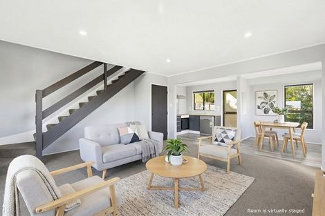 Photo of property in 27b Cheltenham Terrace, Newlands, Wellington, 6037