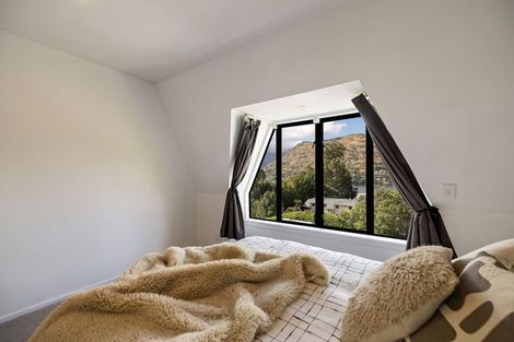 Photo of property in Goldridge Apartments, 2/43 Goldridge Way, Queenstown, 9300