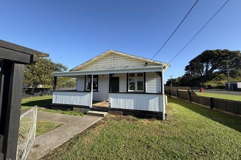 Photo of property in 163 Cornfoot Street, Castlecliff, Whanganui, 4501