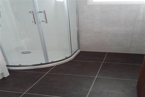 Photo of property in 28 Rosalind Road, Glenfield, Auckland, 0629